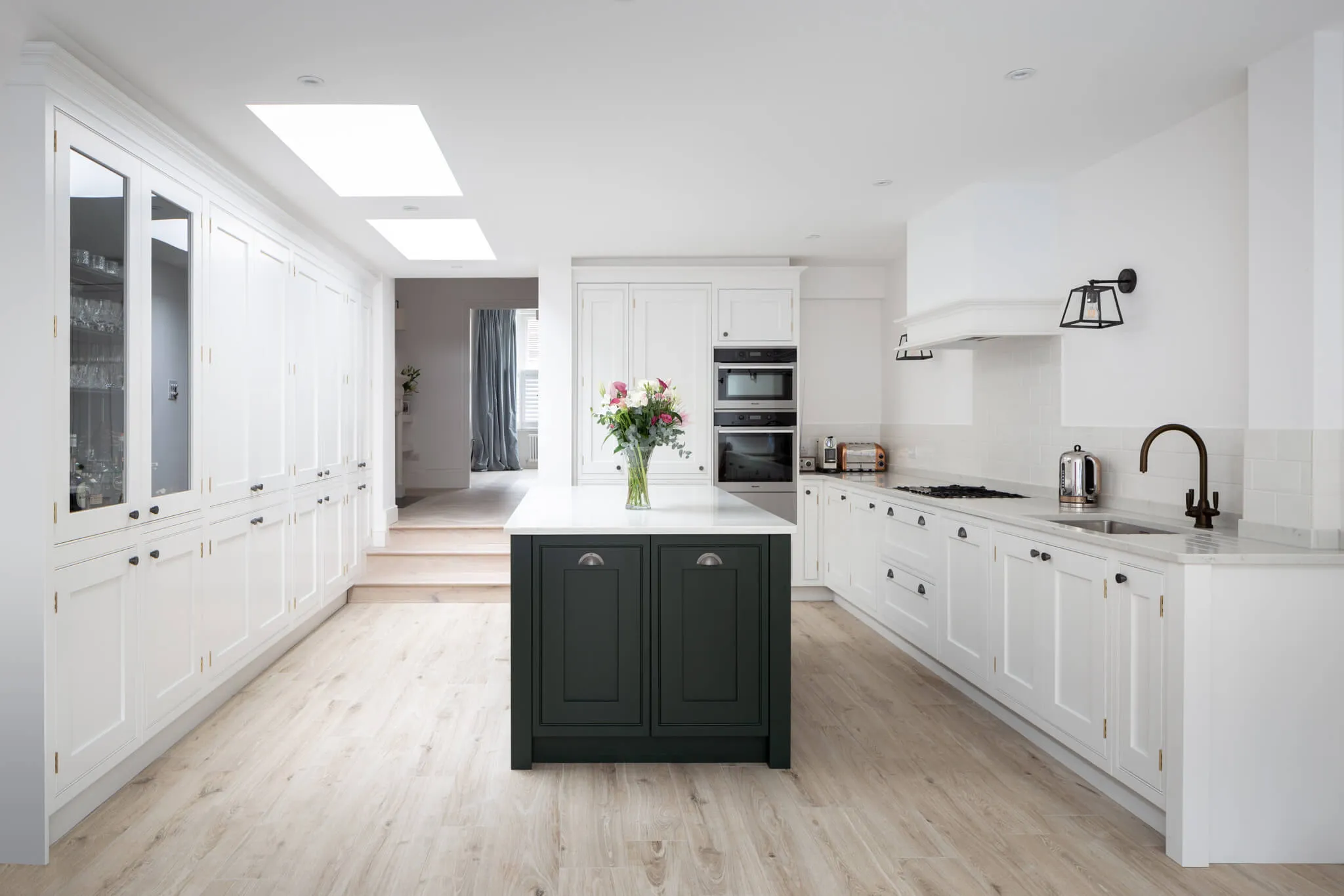 breakfast-bars-in-garage-kitchens-and-appliances-garage